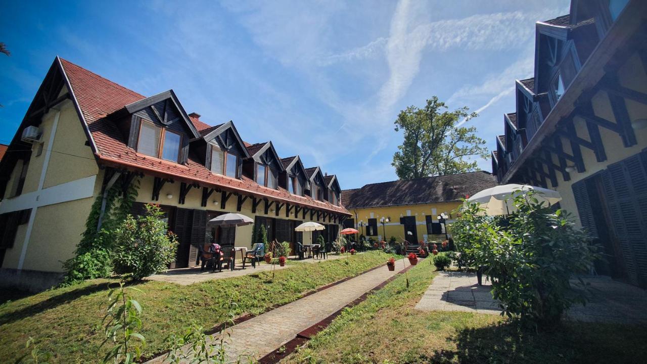 Harmonia Apartmanhaz Balatonlelle Eksteriør bilde